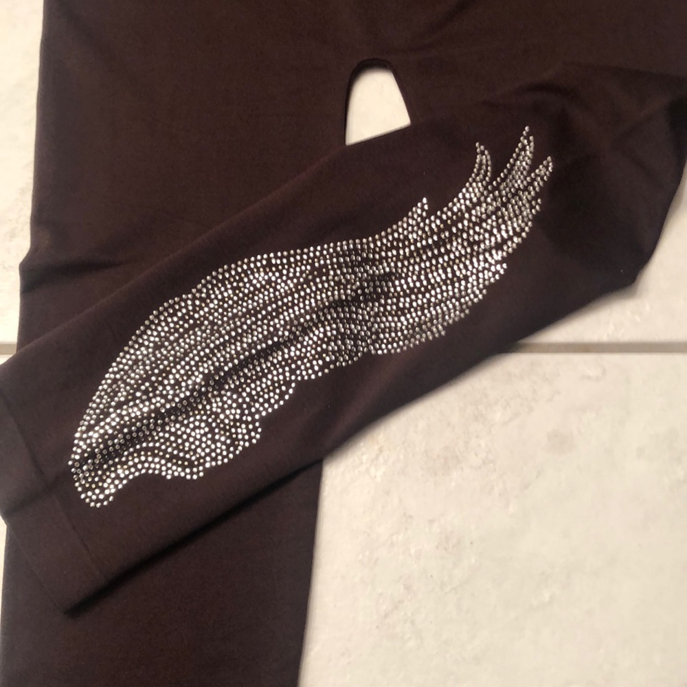 VKN Capri Angel Wing Leggings NWOT (L-68)